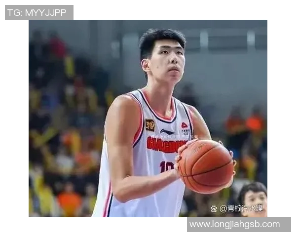 广州篮球队实力引发热议球迷对球队表现的不同看法与争论